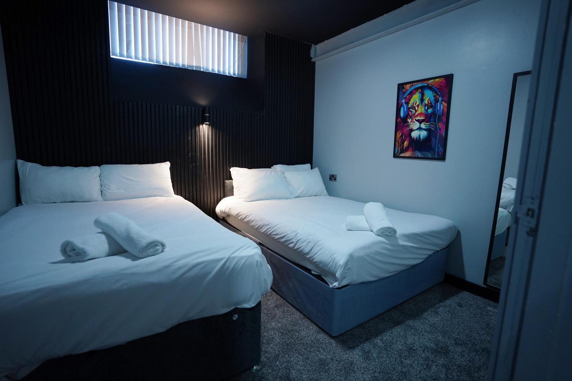 Nero Suite Sleeps Fourteen Manchester Exterior foto