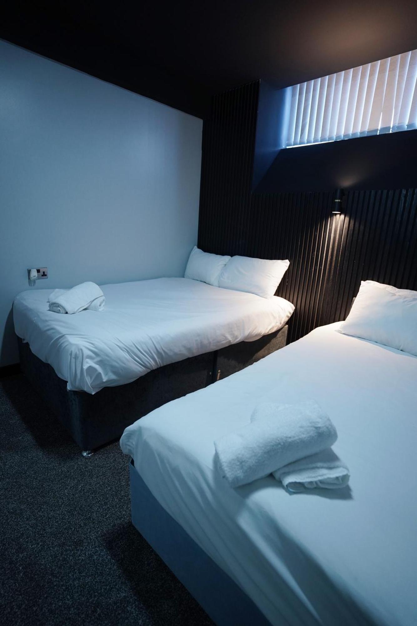 Nero Suite Sleeps Fourteen Manchester Exterior foto